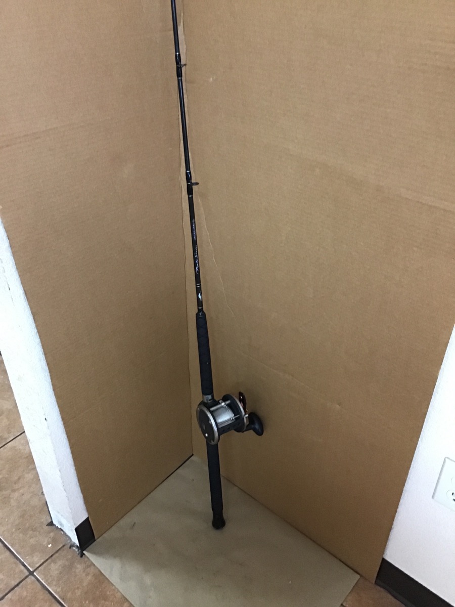 PENN FISHING 2PC REEL ROD COMBO REEL DEFIANCE 40LW ROD TSUNAMI *INSTORE