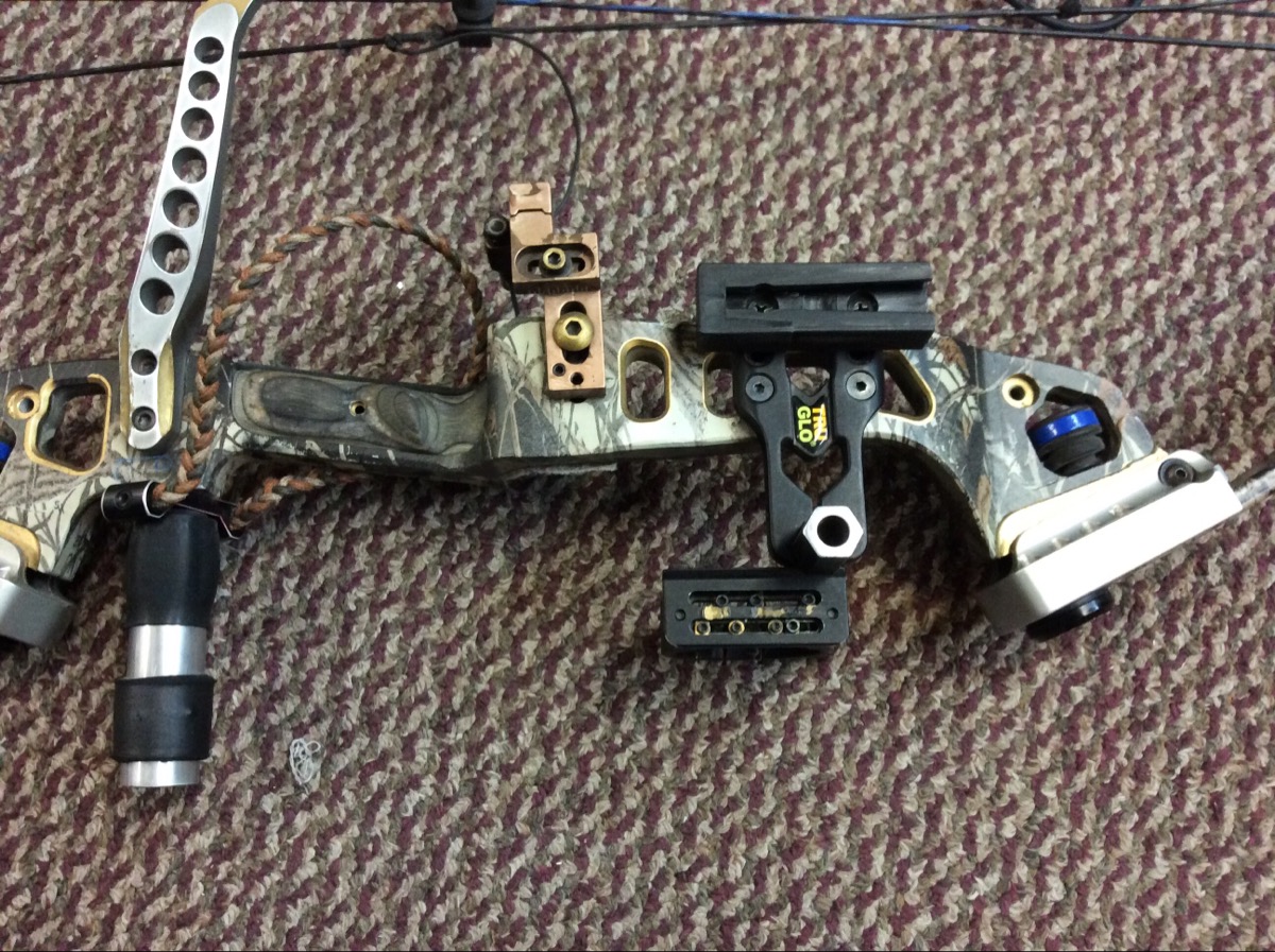 Jennings Archery Compound Bow Reliant Tru Glo Sights 70lbs Good Used Guns