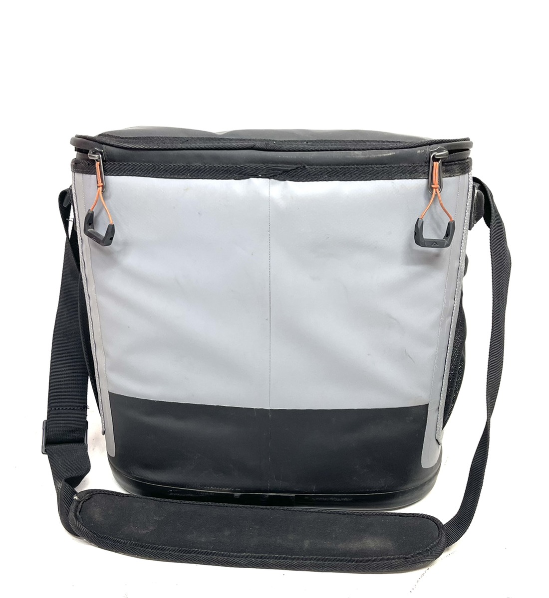 OZARK TRAIL 24 CAN WELDED HARD LINER SOFT SIDED COOLER GRAY Like New