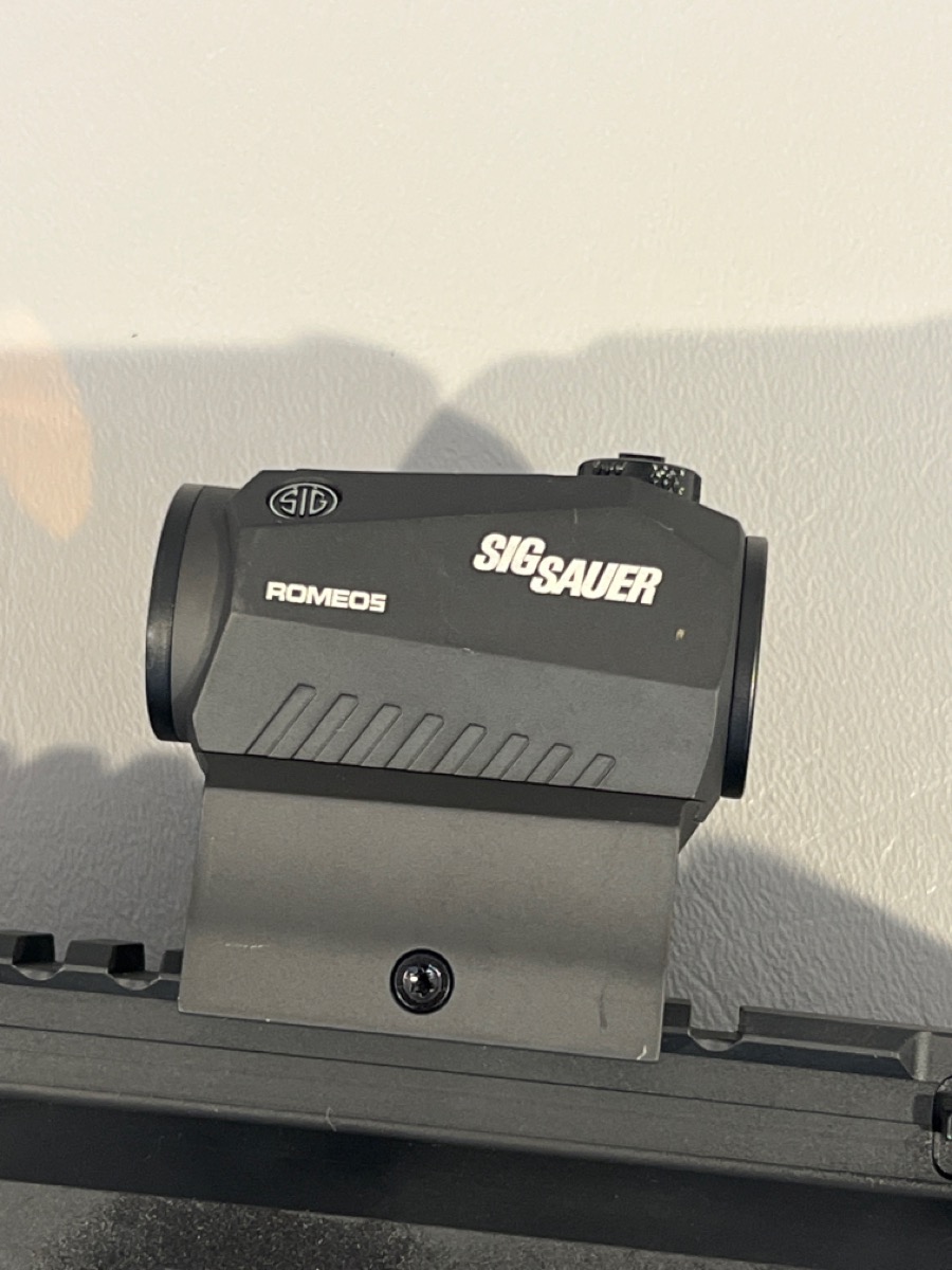 SIG SAUER ROMEO 5 RED DOT SCOPE PICATINNY MOUNT Very Good | Used Guns