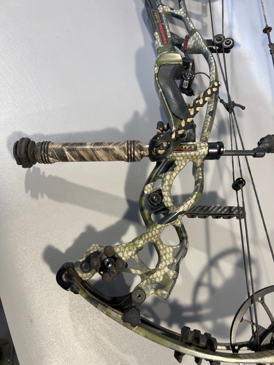 HOYT ARCHERY REDWRX CARBON RX-1 COMPOUND BOW CAMO WITH SOFT CASE Very ...