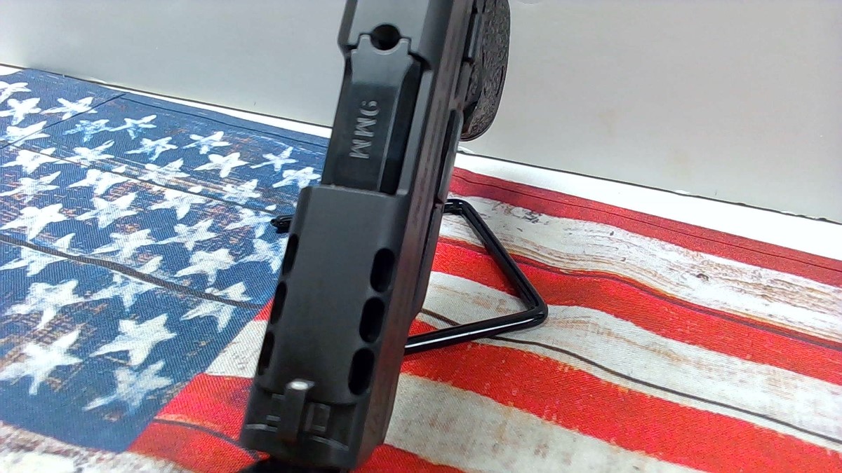 Smith & Wesson M&P SHIELD 9MM PORTED SLIDE NS 8RD 7RD Black, 3.1