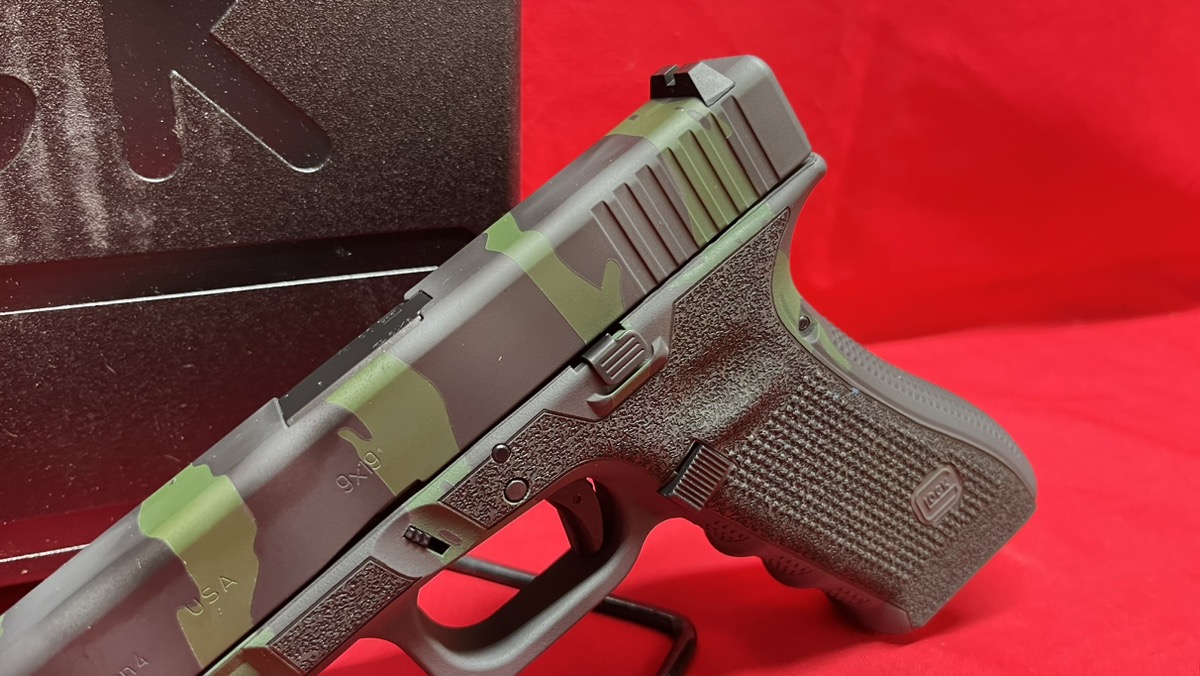 Glock 17 Gen IV 9mm 4.49" SemiAuto Pistol Urban Green Lipsey's