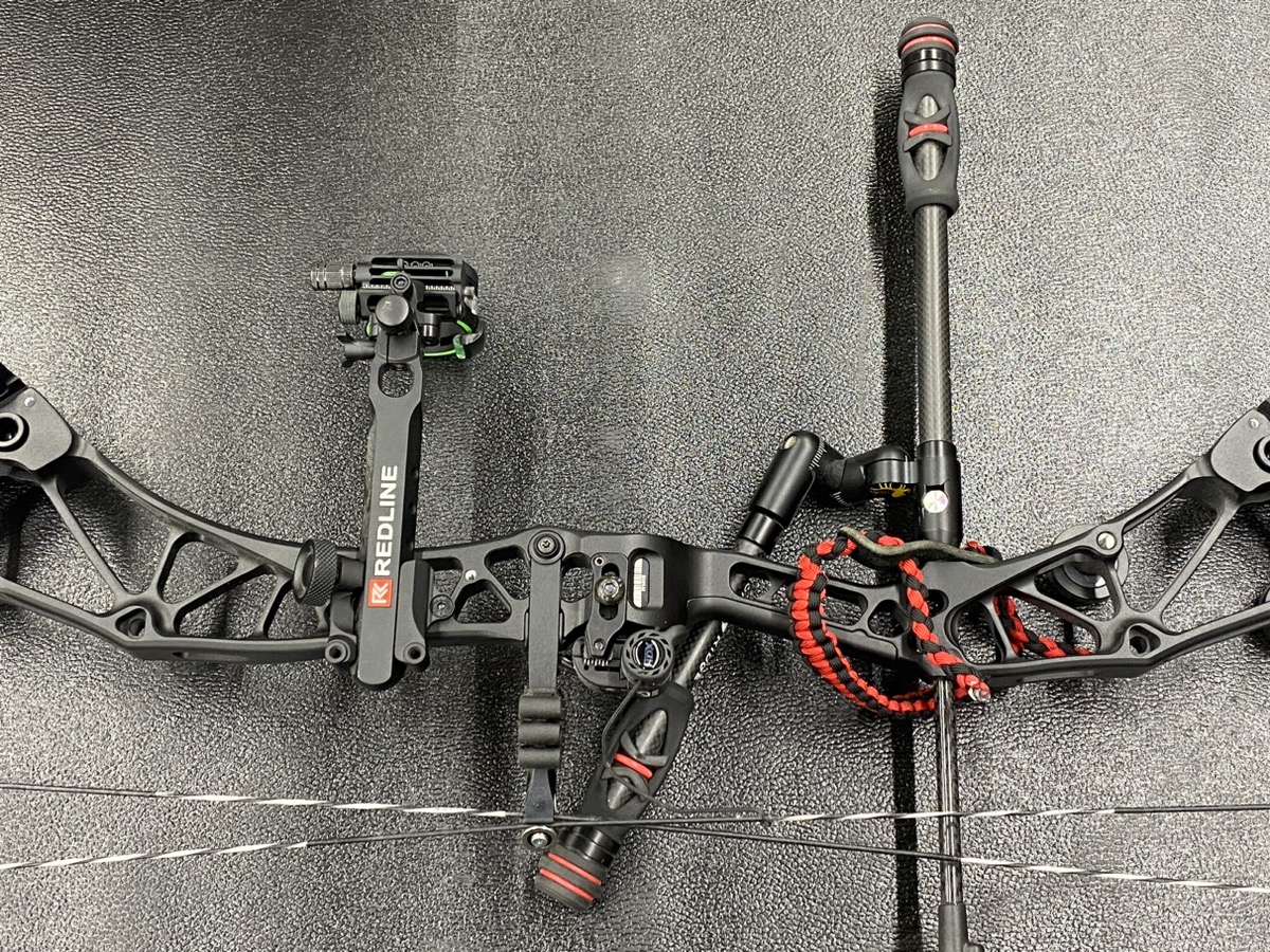 Bowtech Revolt Compound Bow & Redline Bow Sight Very Good Used Guns