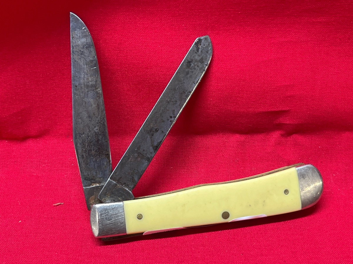 Case 3254 CV Full Size Trapper Pocket Knife Yellow Handle 2 Blades Good Used Guns
