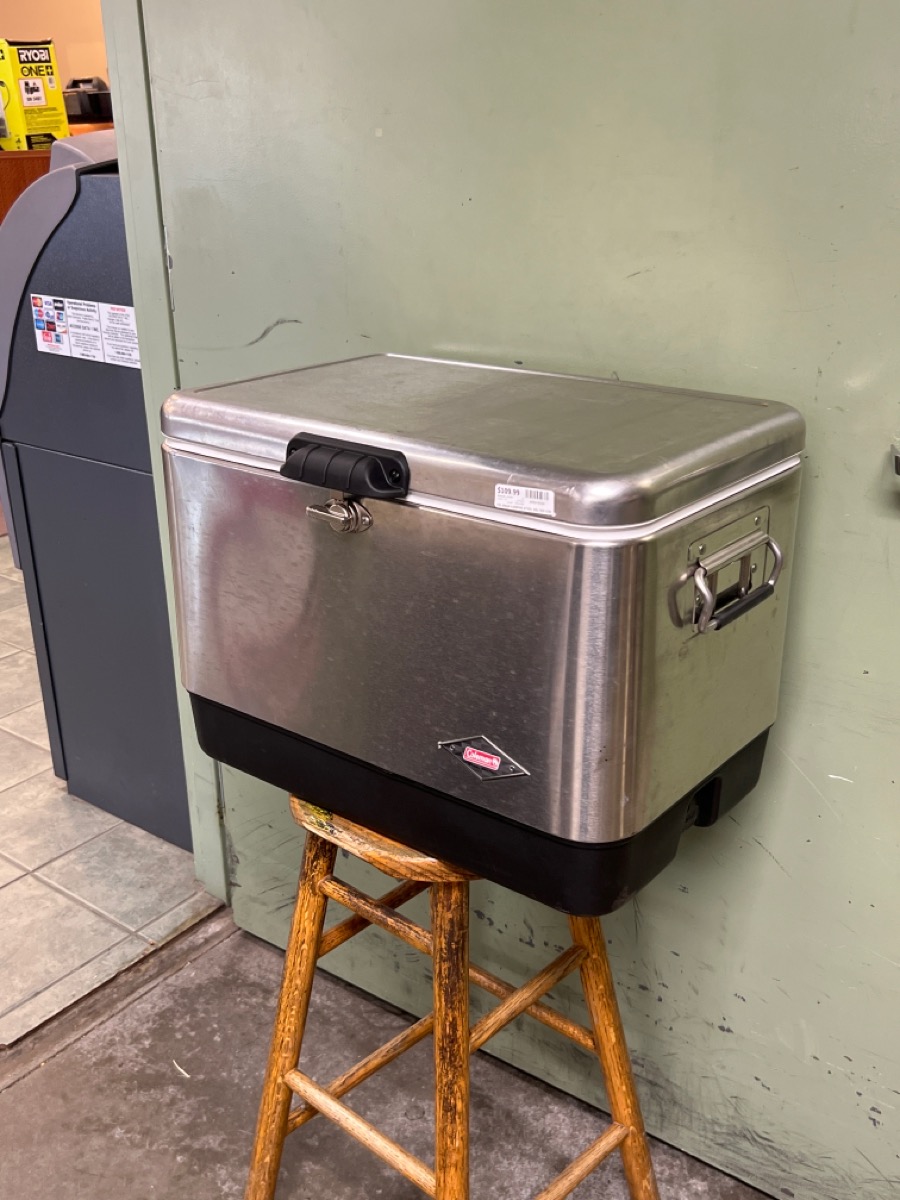 COLEMAN STEEL BELTED COOLER Like New Used Guns
