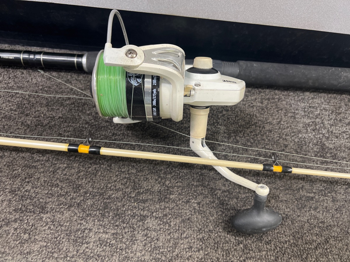 BASS PRO SHOPS CAT BUSTER ROD AND REEL Very Good Used Guns