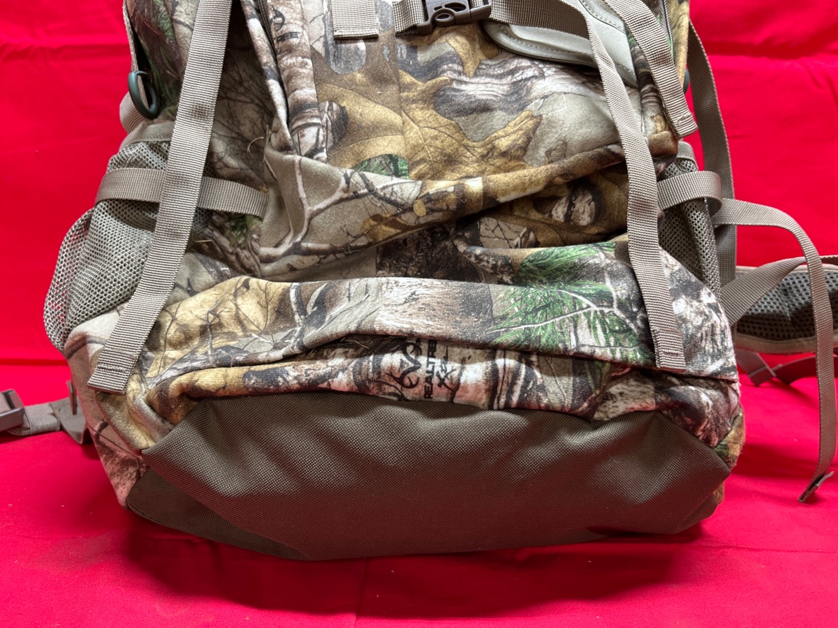Alps OutdoorZ Falcon Xtra Hunting Backpack Realtree Edge Camo Very