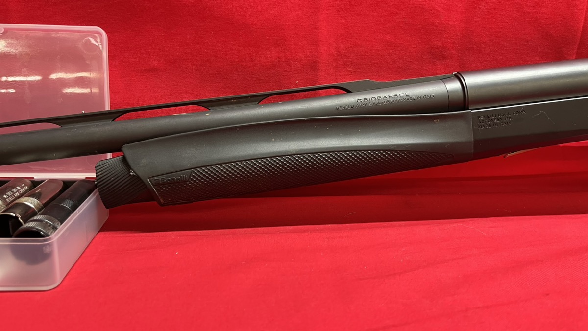 Benelli Super Black Eagle 3 12ga 28" SemiAuto Shotgun w/ Extra Chokes