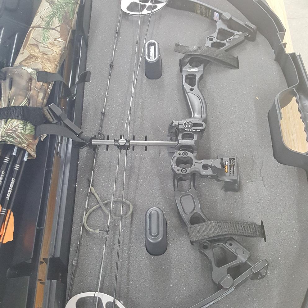 DIAMOND ARCHERY BOW Very Good Used Guns