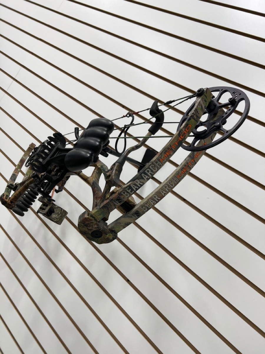 BEAR ARCHERY METHOD Very Good Used Guns