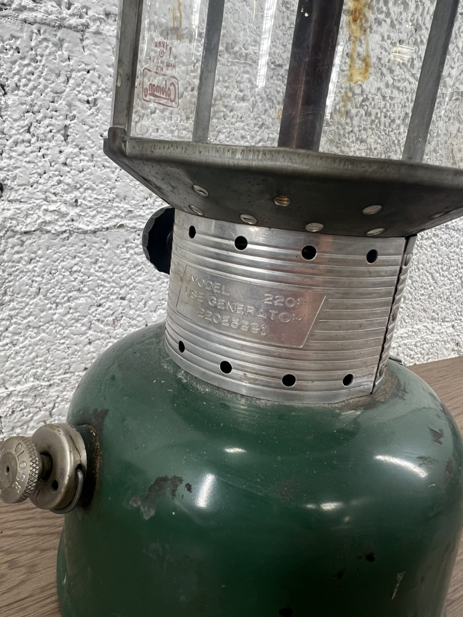 COLEMAN 220F GAS CAMPING LANTERN Good Used Guns