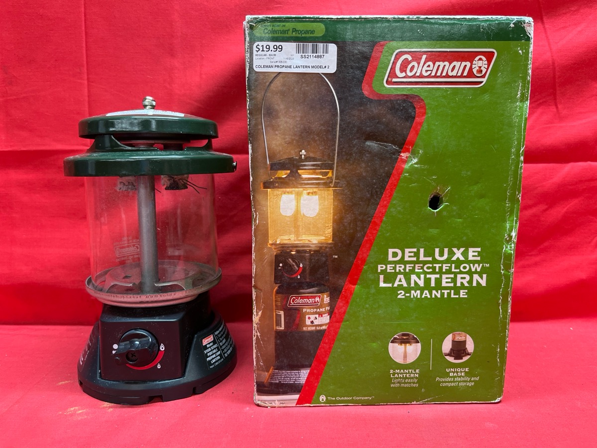 Coleman Propane Lantern Model 2000006544 Adjustable Very Good Used Guns