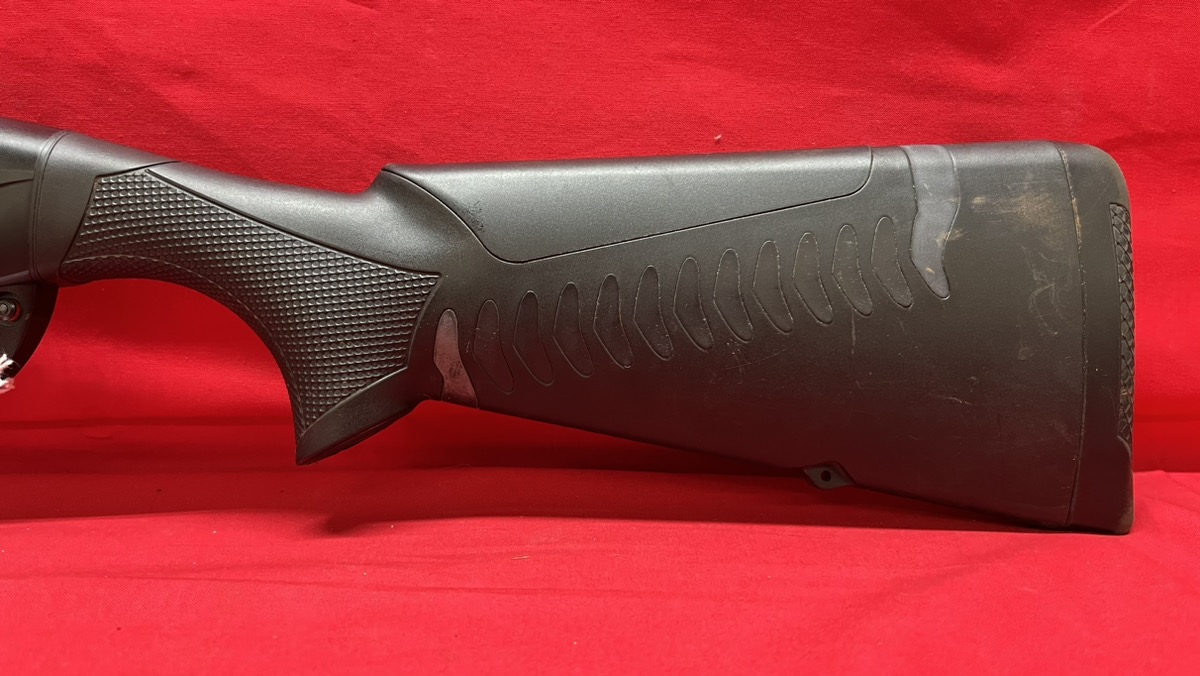 Benelli Super Black Eagle 3 12ga 28" SemiAuto Shotgun w/ Extra Chokes