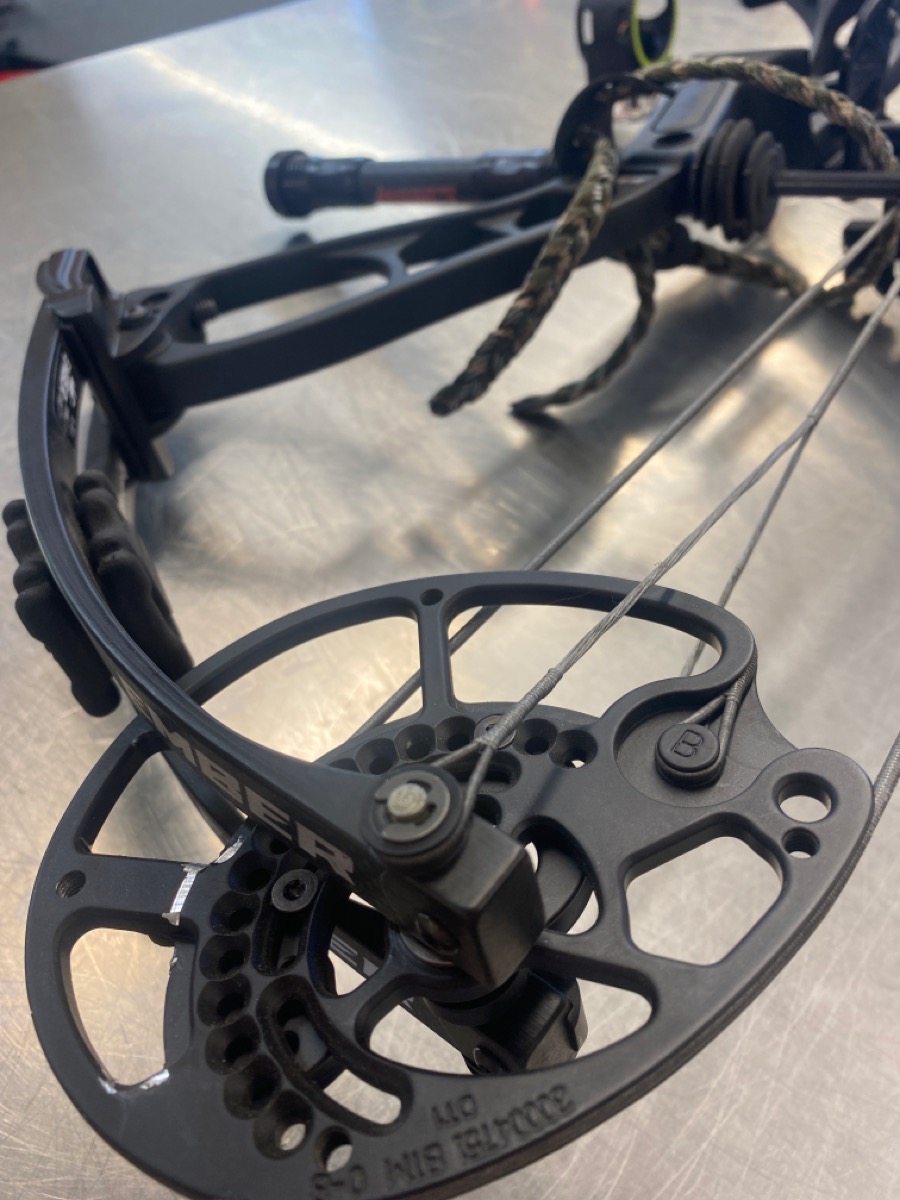 Elite Archery Ember RH 1060 Compound Bow Good Used Guns