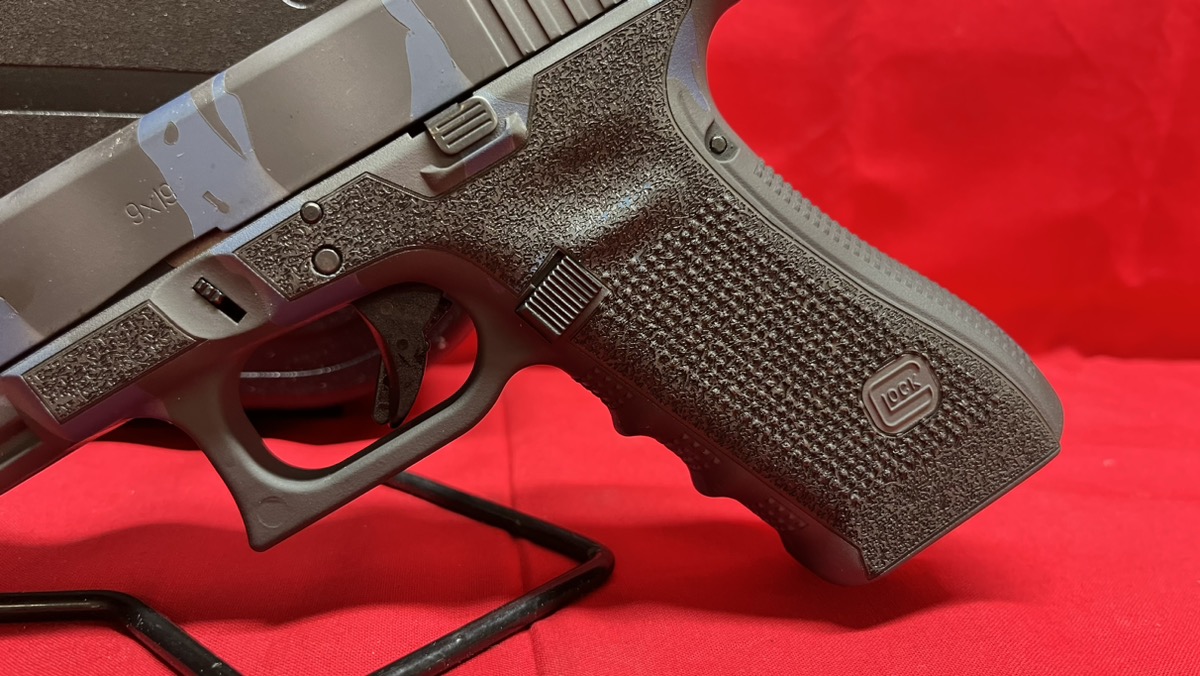 Glock 17 Gen IV 9mm 4.49" SemiAuto Pistol Urban Blue Lipsey's