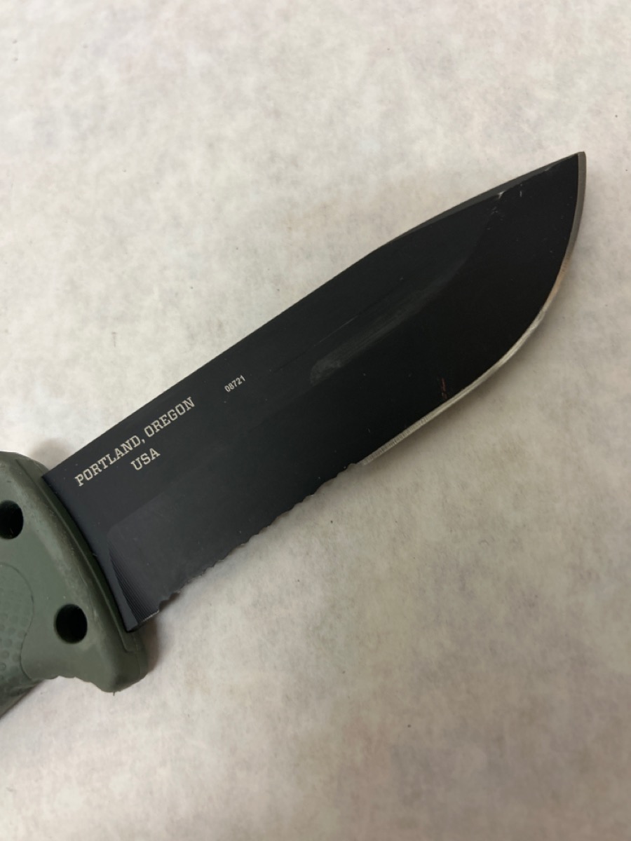 GERBER POCKET KNIFE KNIFE PORTLAND 08781, 5", WITH SHEATH Like New