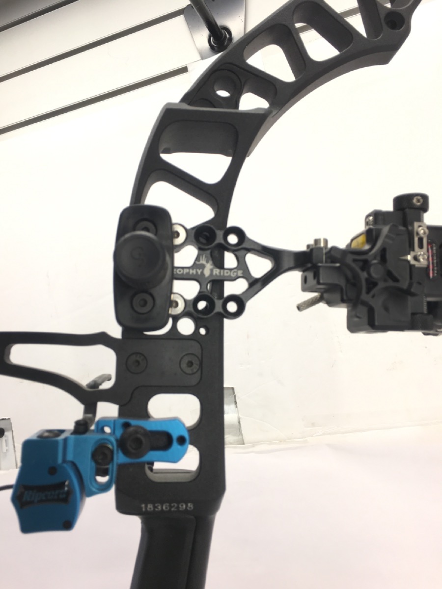 MATHEWS SOLOCAM Z3 SE6 COMPOUND BOW (AEEDC) Very Good Used Guns