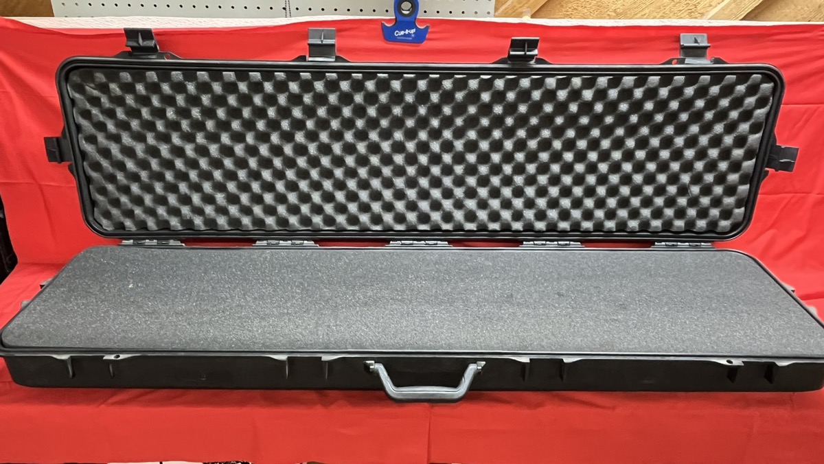 Plano Gun Guard 52" Rolling Hard Gun Case For Rifles and Shotguns