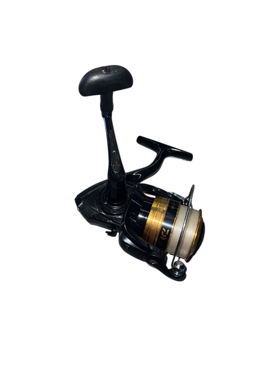 DAIWA D-SHOCK 2500B SPINNING REEL (L-DC) Good | Used Guns